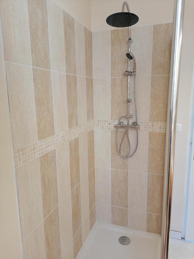 Au Thiernois Apartment Thiers Bagian luar foto