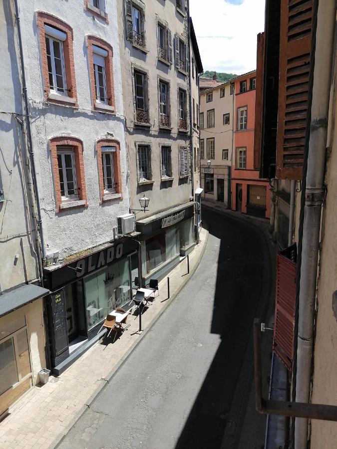 Au Thiernois Apartment Thiers Bagian luar foto